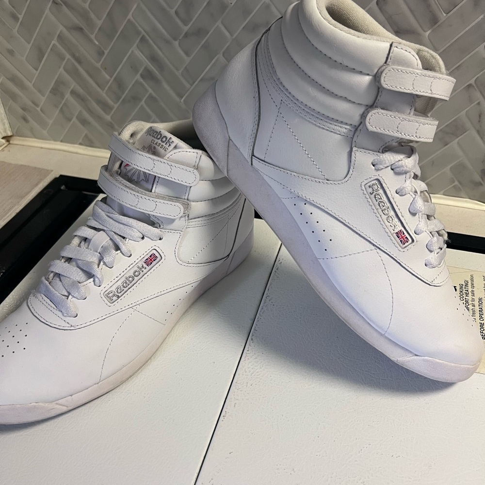 Women’s Reebok hi freestyle classic size 9.5